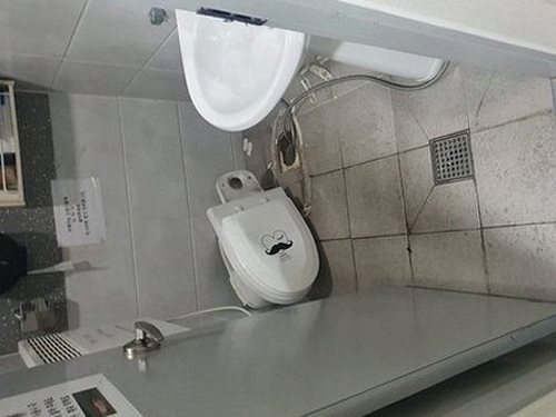 중화동 하수구막힘 점검 후 배수 흐름을 확인하는 과정